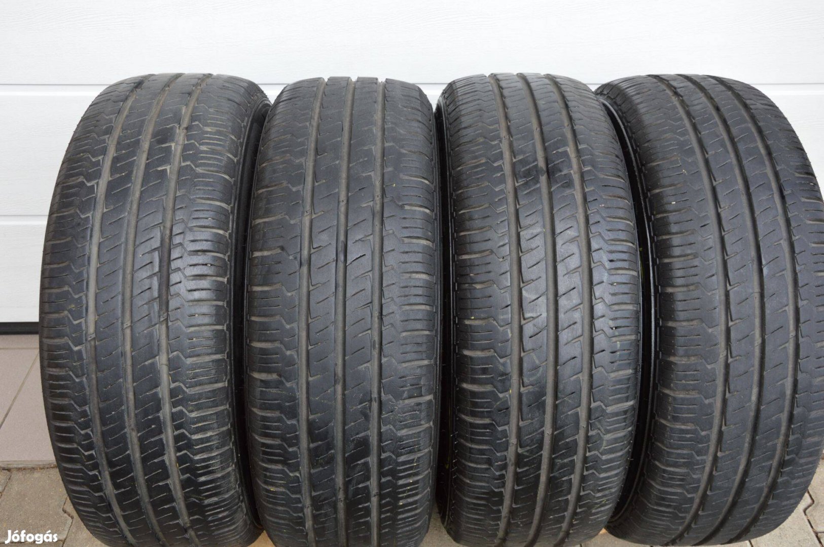 Hankook 235/65R16C Kisteher nyári gumi eladó