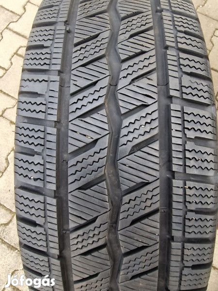 Hankook 235/65R16C RW12 8+mm DOT20 használt gumi HG12359 téli kisteh