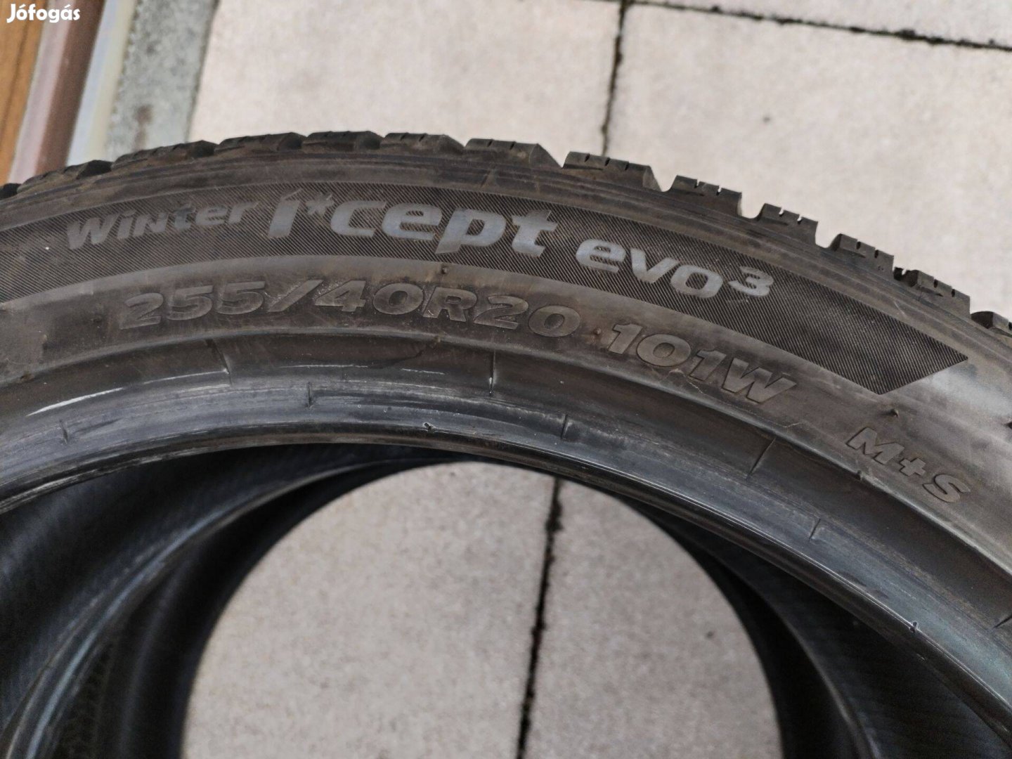 Hankook 255/40 R 20 téli gumi 2 db 2024.13.hét