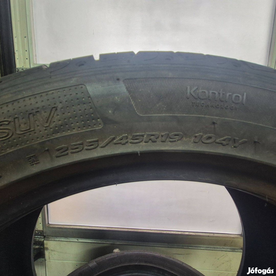 Hankook 255/45-19 nyári gumi