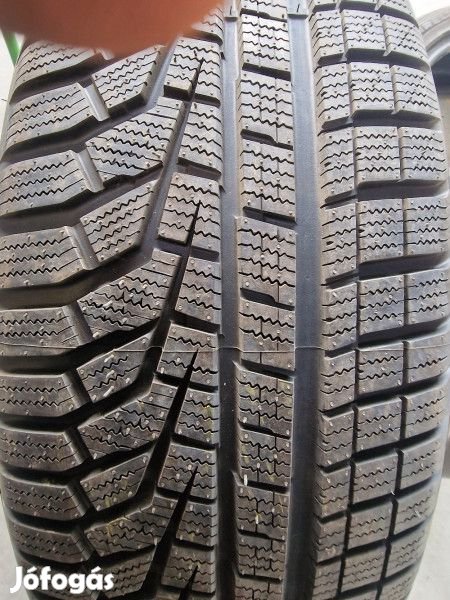 Hankook 265/65R17 W320A 8mm DOT19 használt gumi HG13122 téli