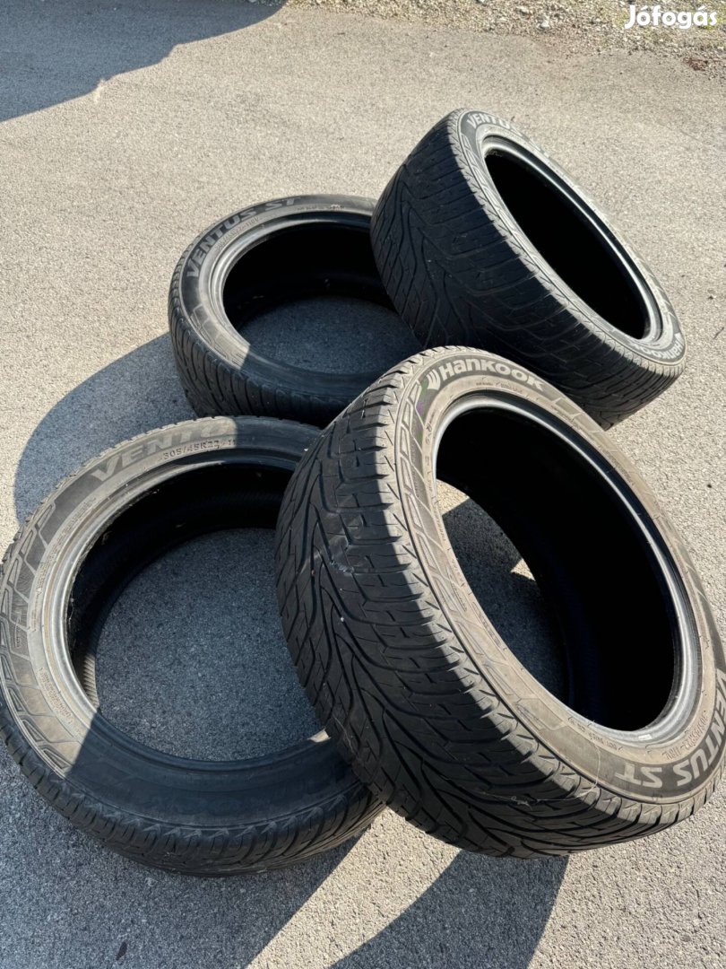 Hankook 305/45 r22 négyévszakos gumi garnitúra