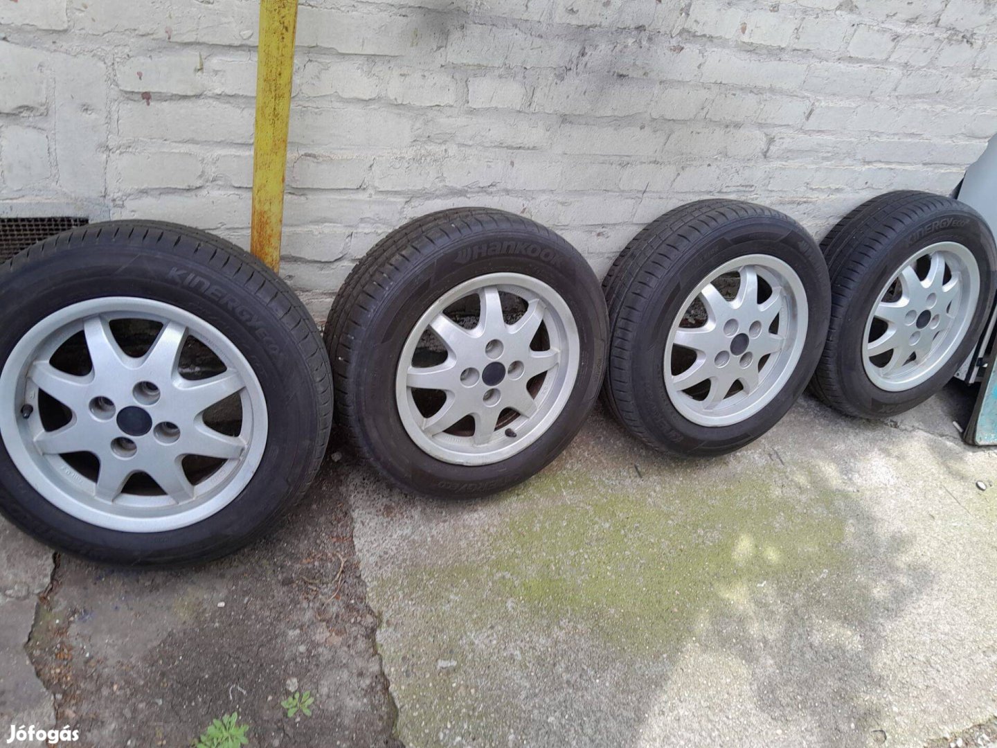 Hankook Kinergy 175/65R14 82T nyári gumiabroncs felnivel