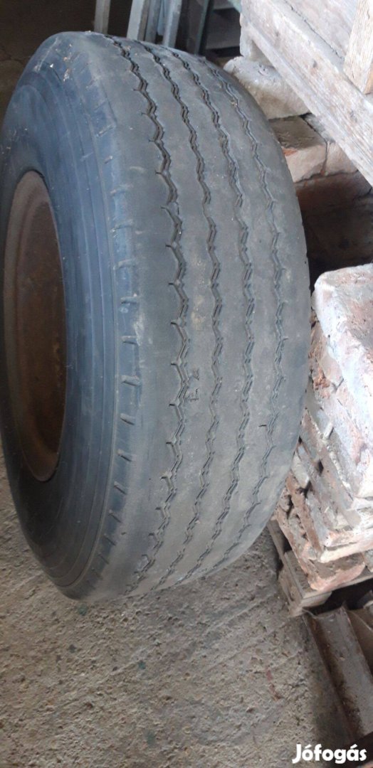 Hankook TH02 365/80R20 (14/80R20) pótkocsi gumi