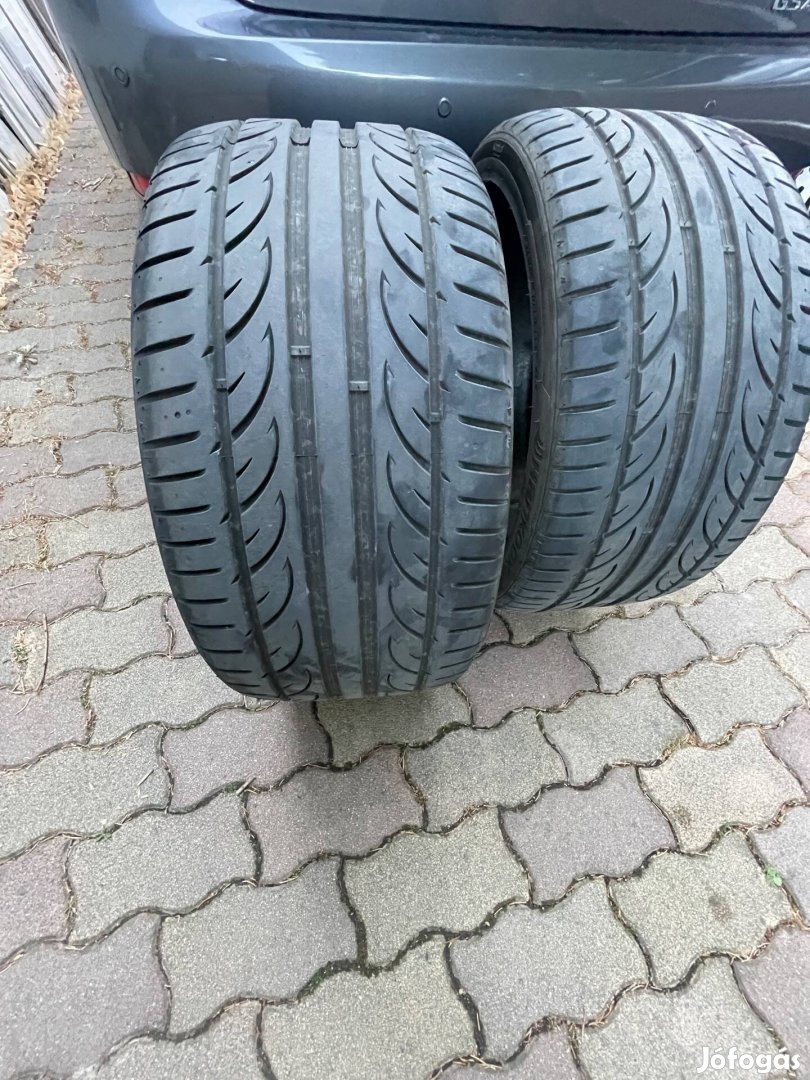 Hankook V12 Evo2 265 35 19 DOT3721 5,5-6mm