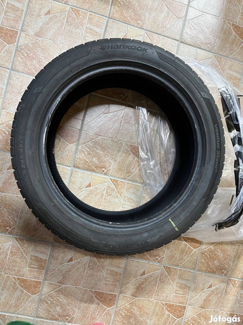 Hankook Ventus 245/45 R19 Nyári gumi szett