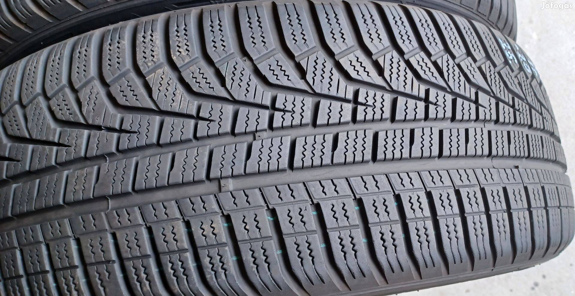 Hankook Winter Icept Evo2 MO 205/55 R17 téli gumik 4db