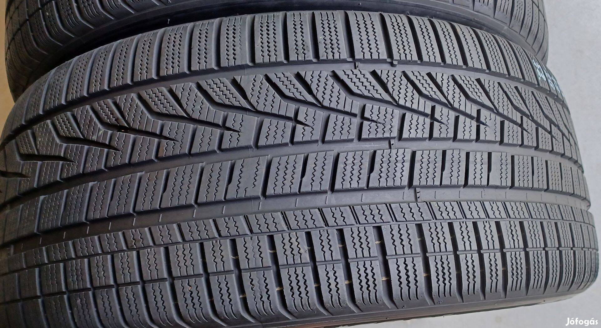 Hankook Winter Icept Evo2 MO 255/45 R19 104V XL 4db