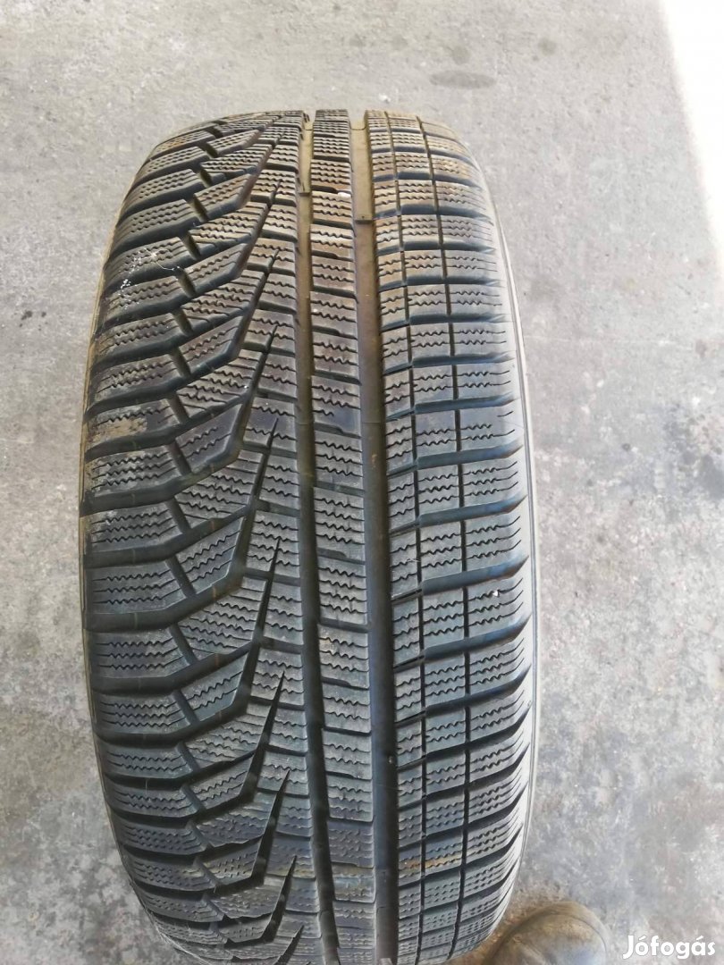 Hankook Winter Icept Evo2 téligumi 225/55R17