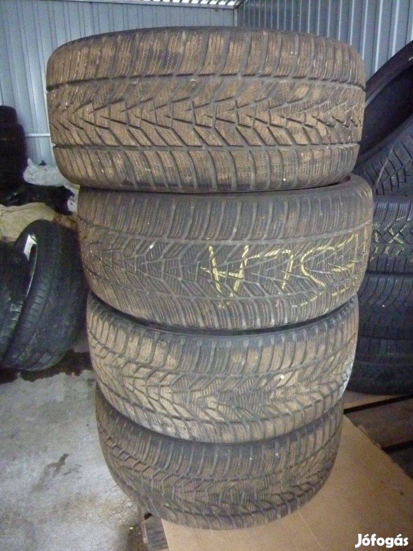 Hankook Winter Icept Evo3 235/35 R20 Téligumi 4 Darab