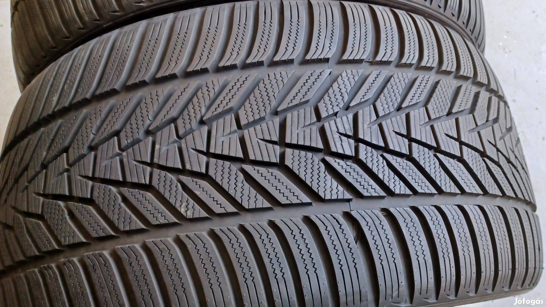 Hankook Winter Icept Evo3 295/30 R20 téli gumik 2db