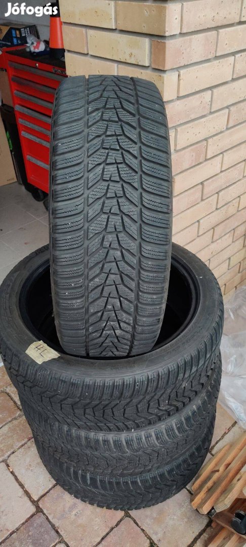 Hankook Winter Icept Evo 3 225/45 R18 téligumi szett