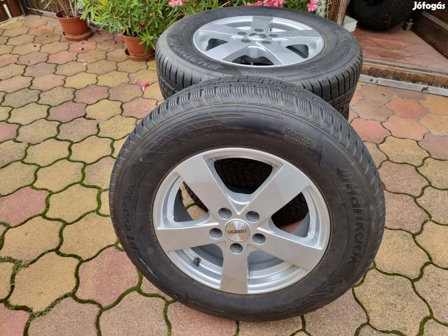 Hankook Winter i*Cept Evo2 SUV 215/70R16 100T komplett téligumi szett