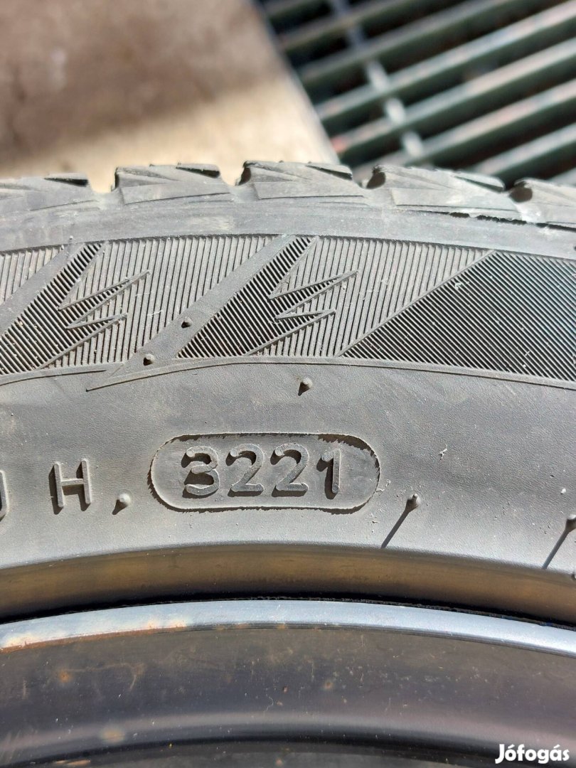 Hankook Winter icept iZ2 lemezfelnivel eladó