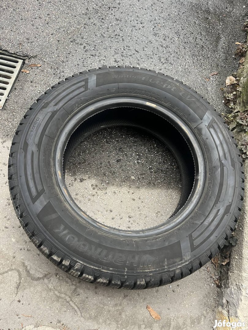 Hankook kisteherautó téligumi