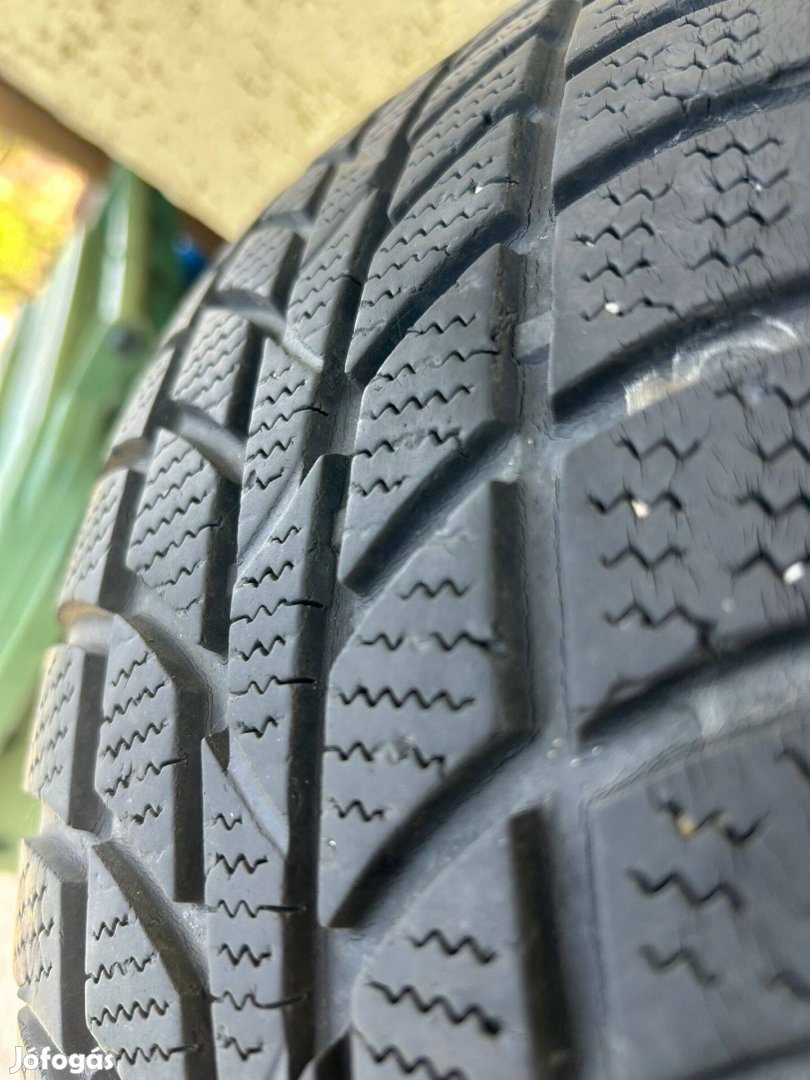 Hankook négy darabos téli gumiabroncs szett 185/55/R15