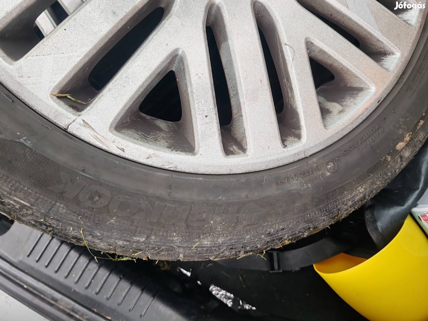 Hankook nyári gumi(235/45R17)