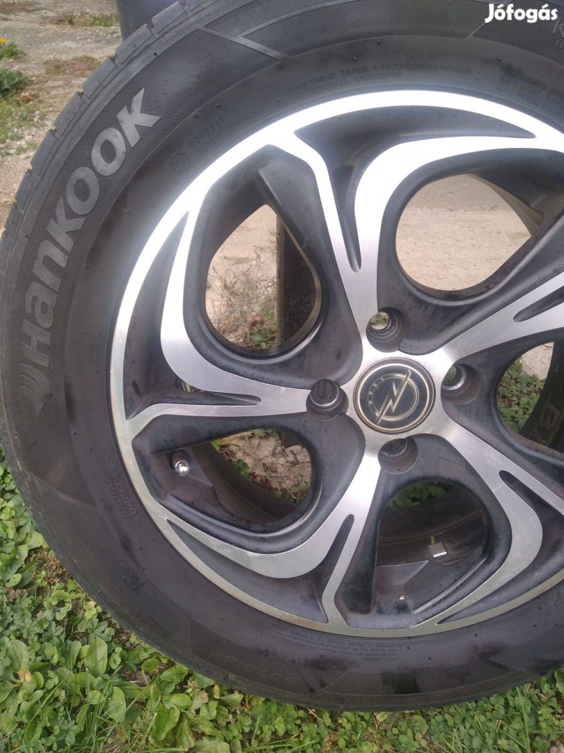 Hankook nyári gumi alufelnivel