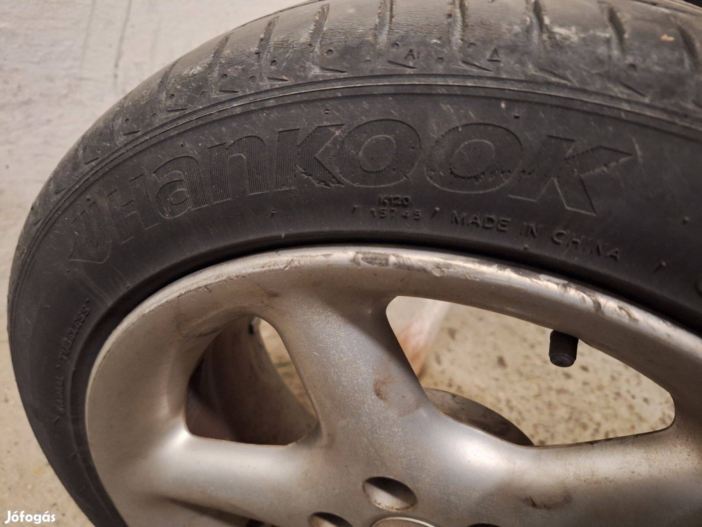 Hankook nyári gumi felnivel együtt eladó!