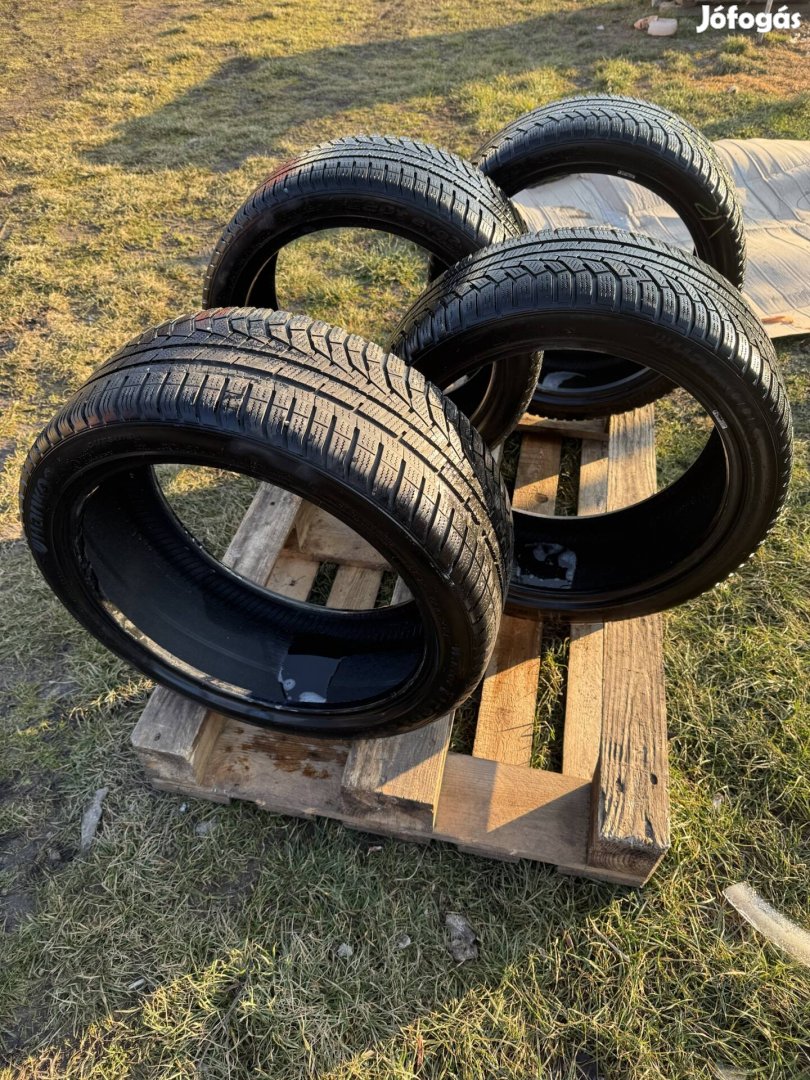 Hankook téli garnitúra 225/40 R18 