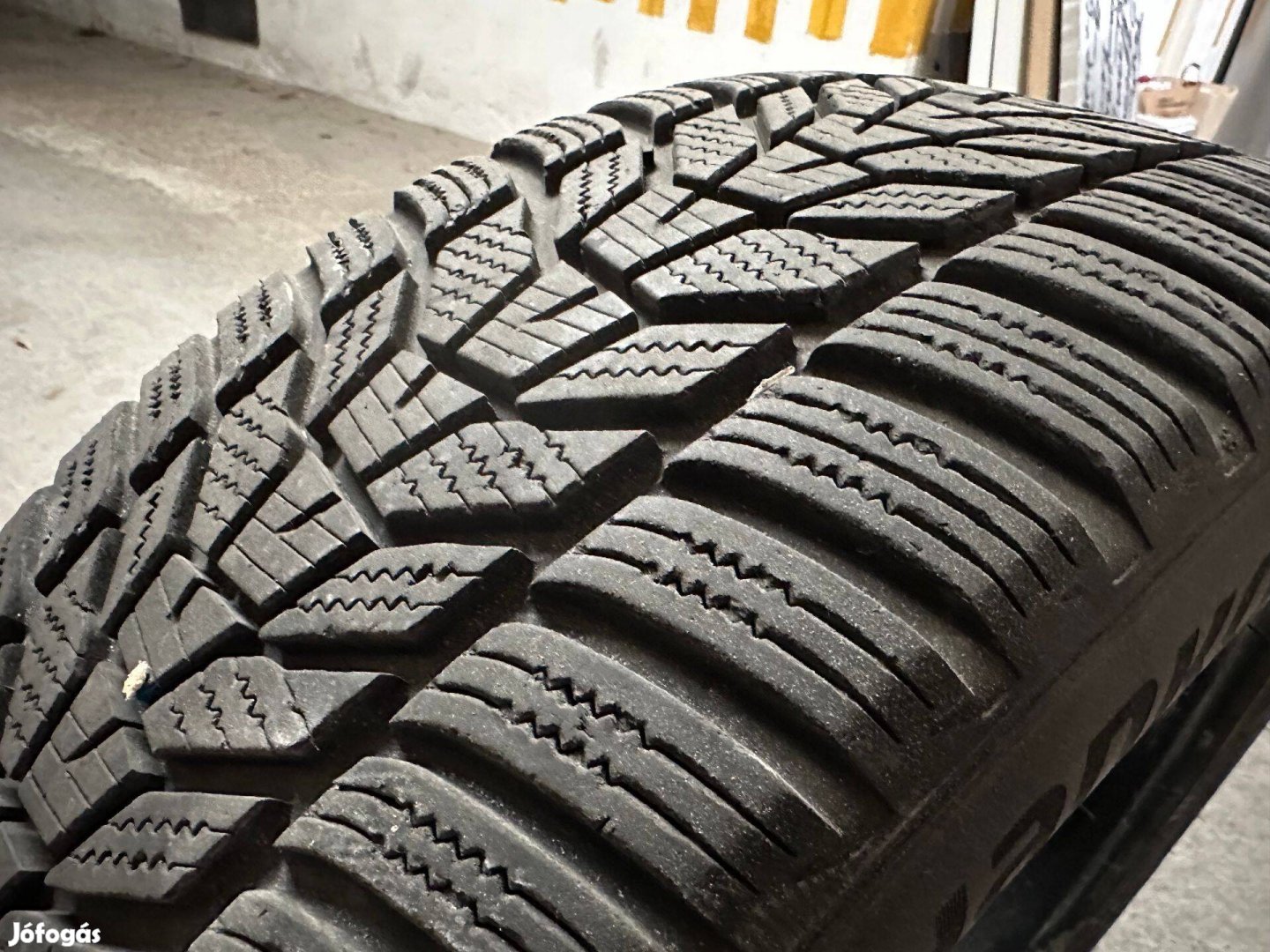 Hankook téli gumi 215/55 R18 99v