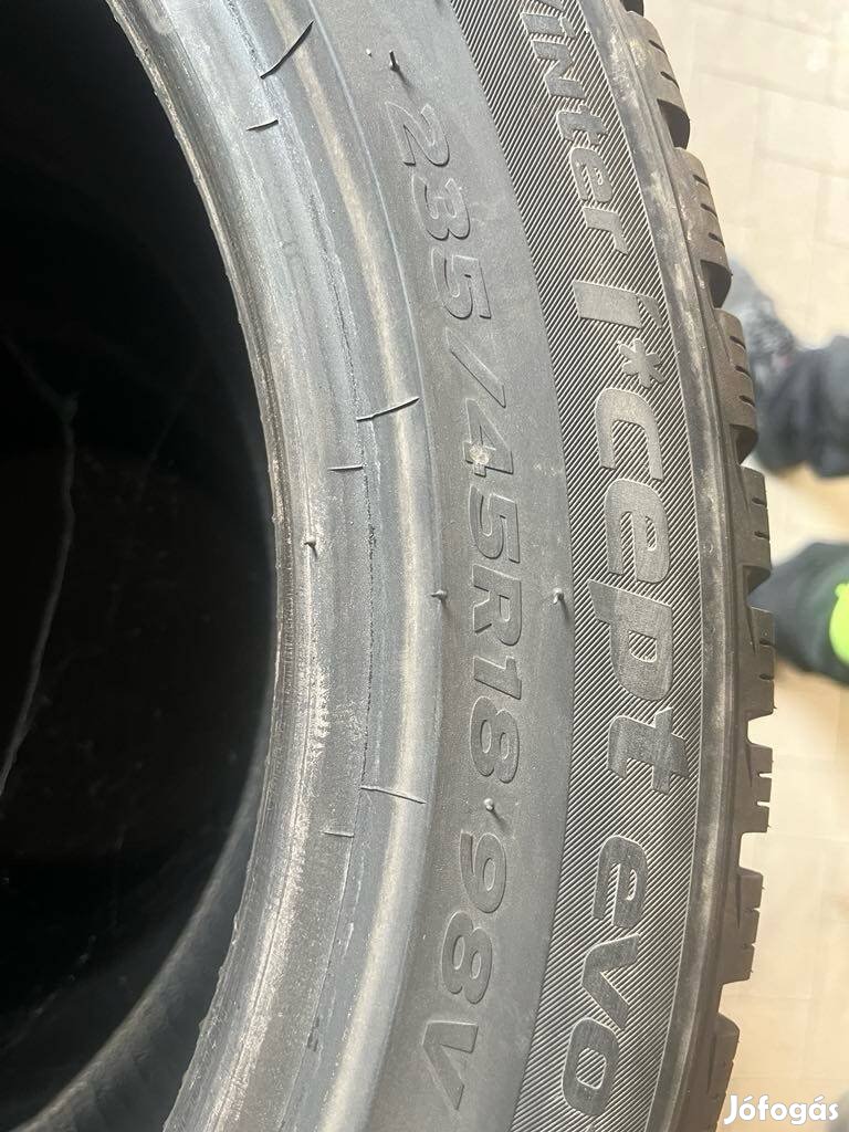 Hankook téli gumi 4db 235/45 R18