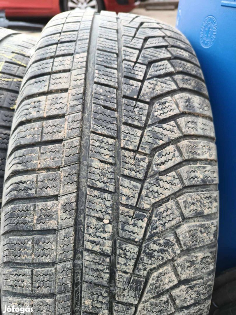 Hankook téligumi R19