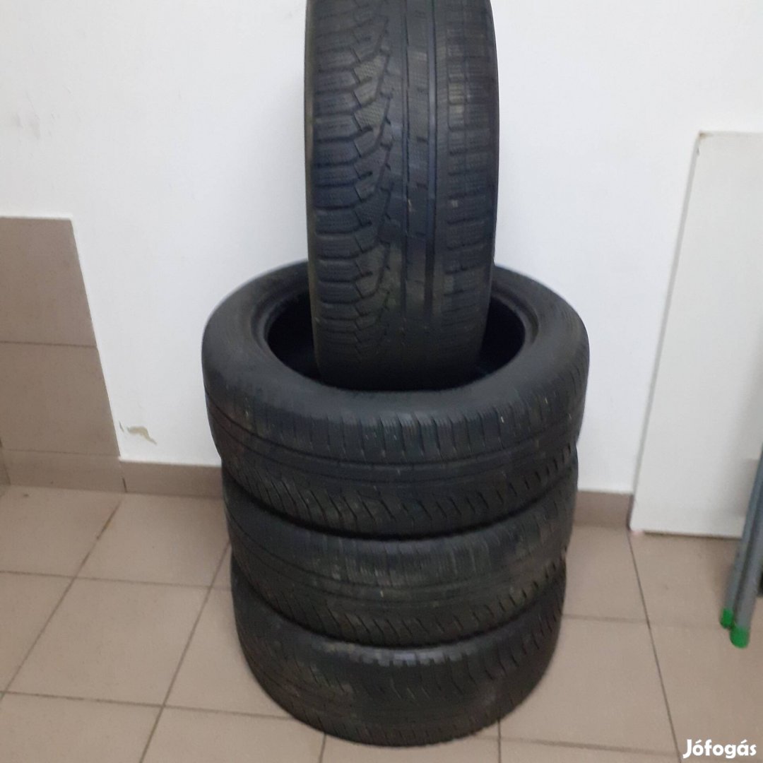 Hankook téligumi garnitúra