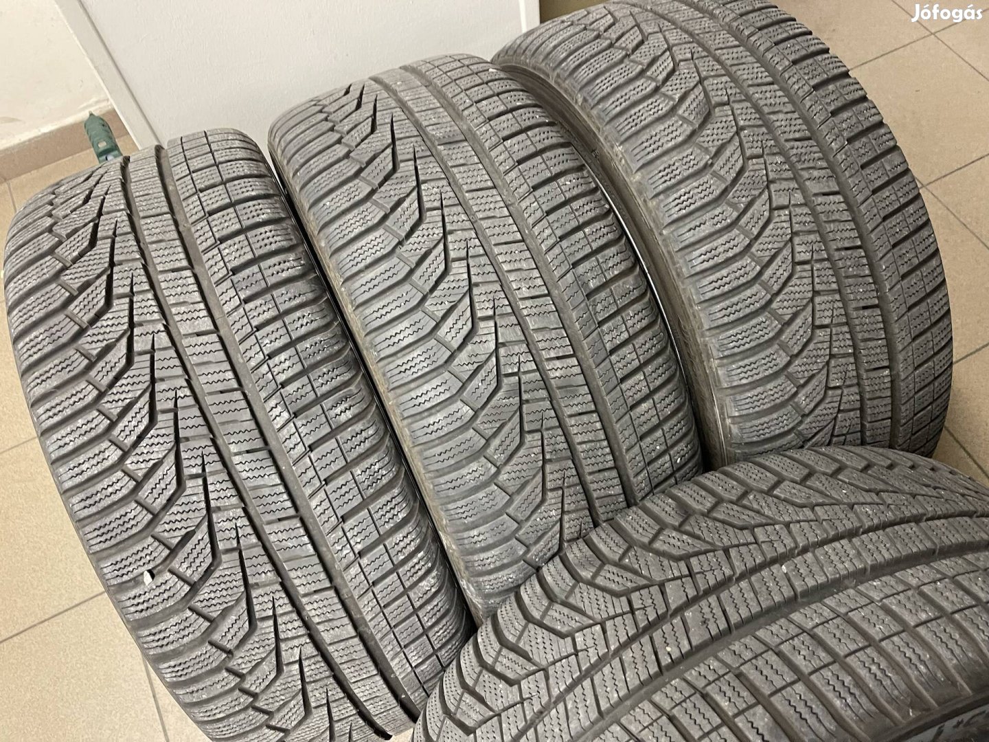 Hankook winter evo 2 235/40 r19 téli szett