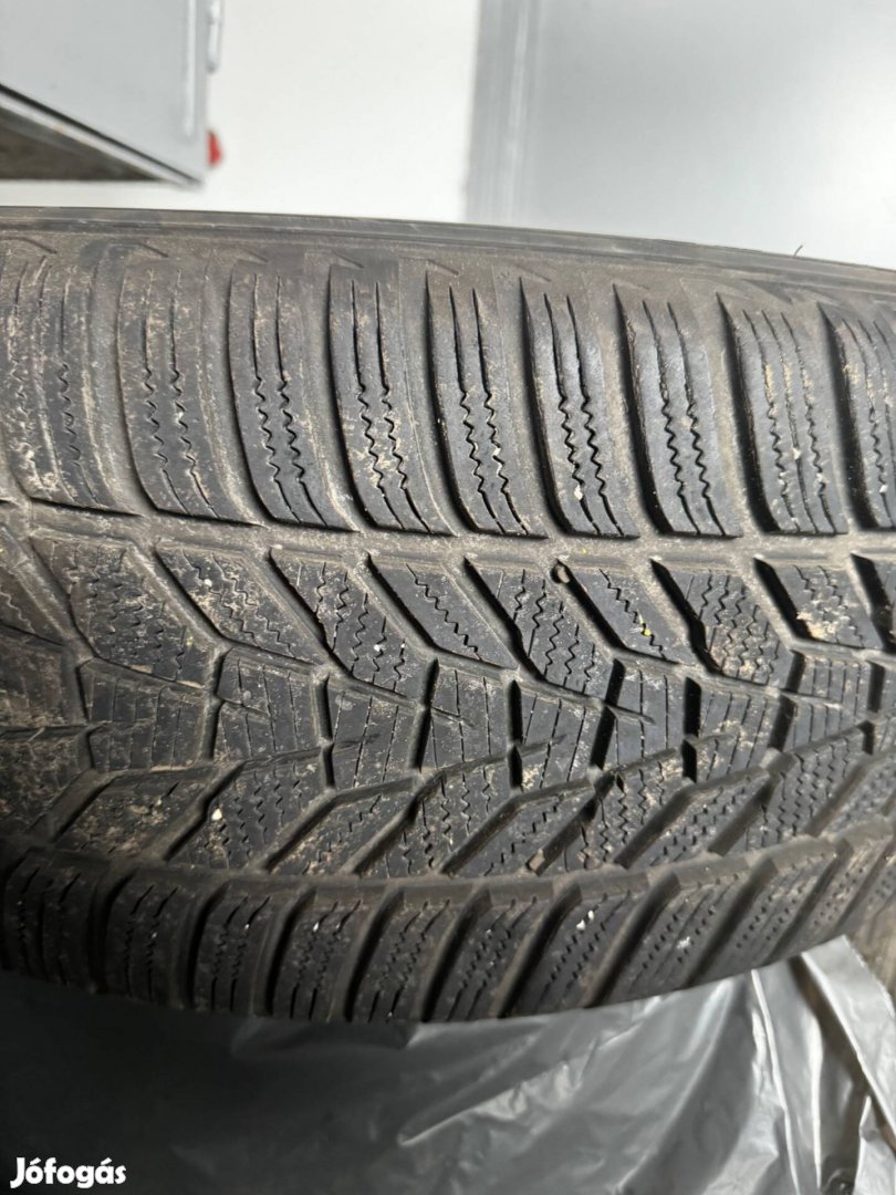 Hankook winter evo 3 Téli gumi 235/55R19