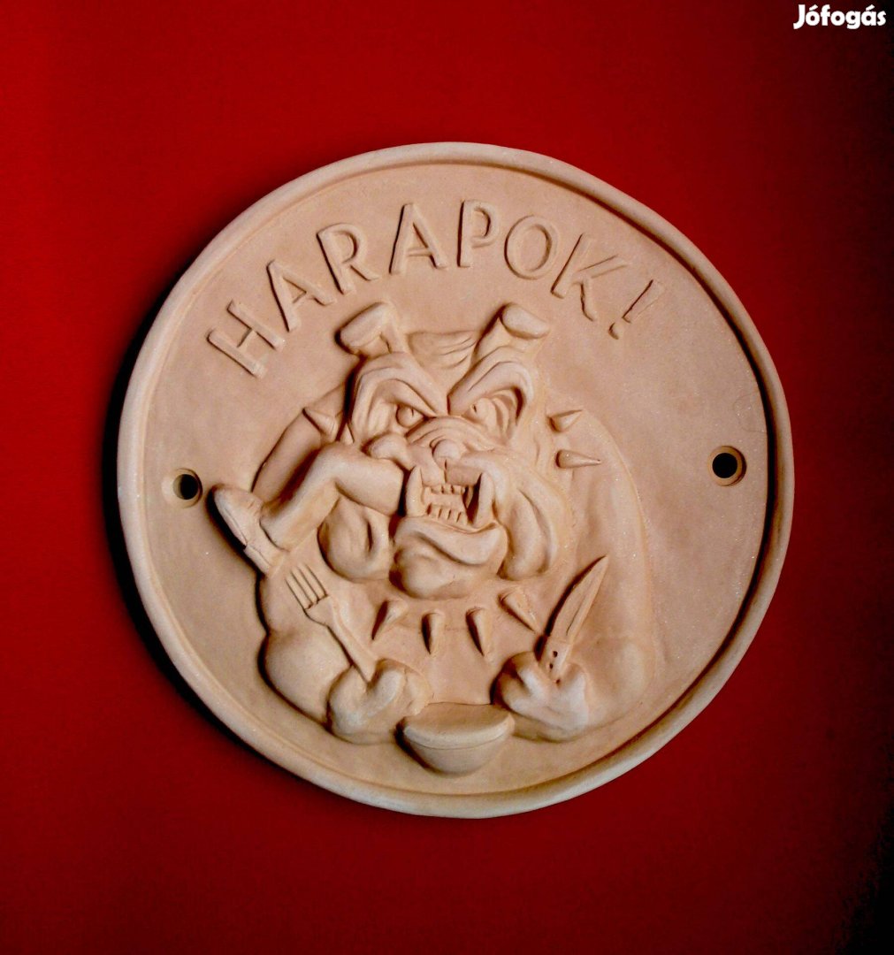 Harapós kutya tábla