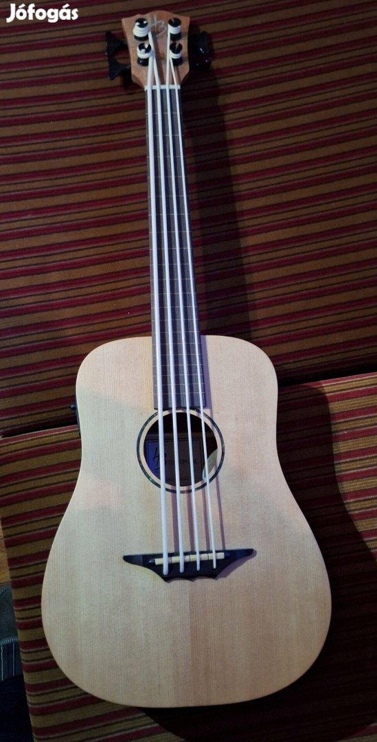 Harley Benton CLU basszus ukulele