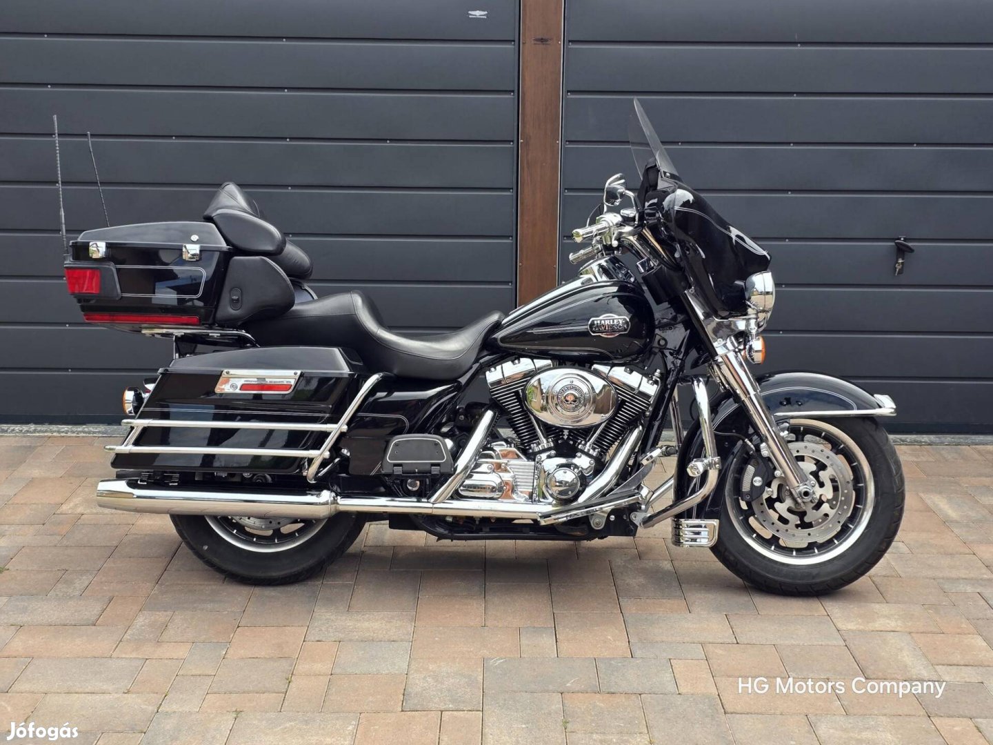 Harley-Davidson Ultra Classic Electra Glide Gar...
