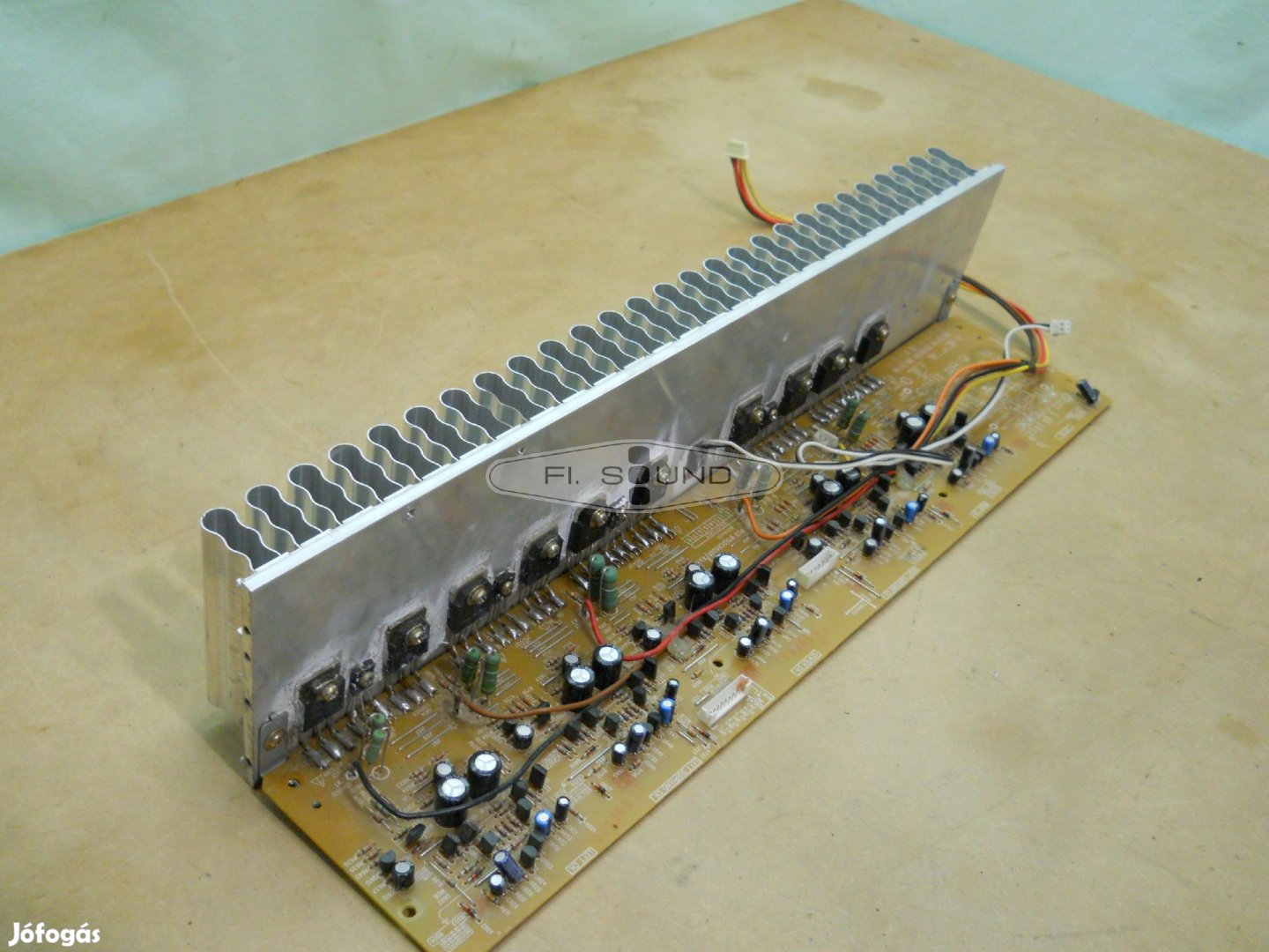 Harman Kardon AVR1500 ,(2.) erősítő modul hűtő bordával