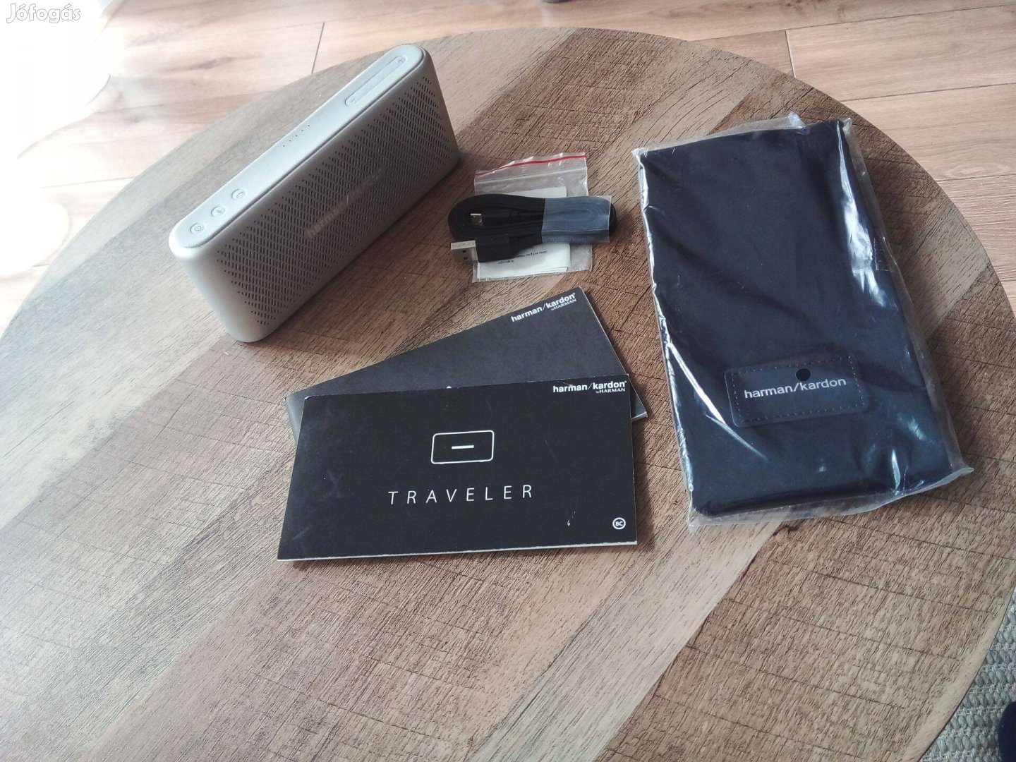 Harman Kardon Traveller bluetooth, ezüst, tokkel, kábellel