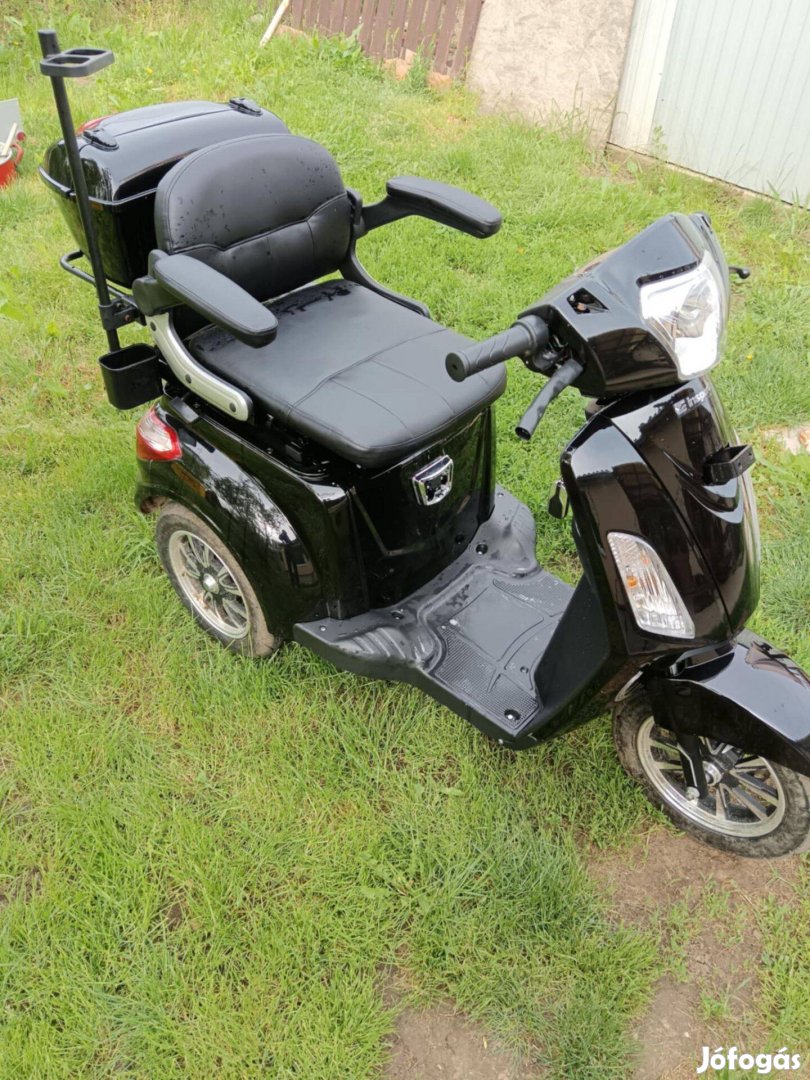 Három kerekű elektromos kerékpár eladó