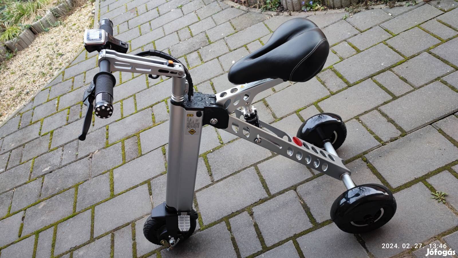 Három kerekű összecsukható, elektromos könnyű járgány