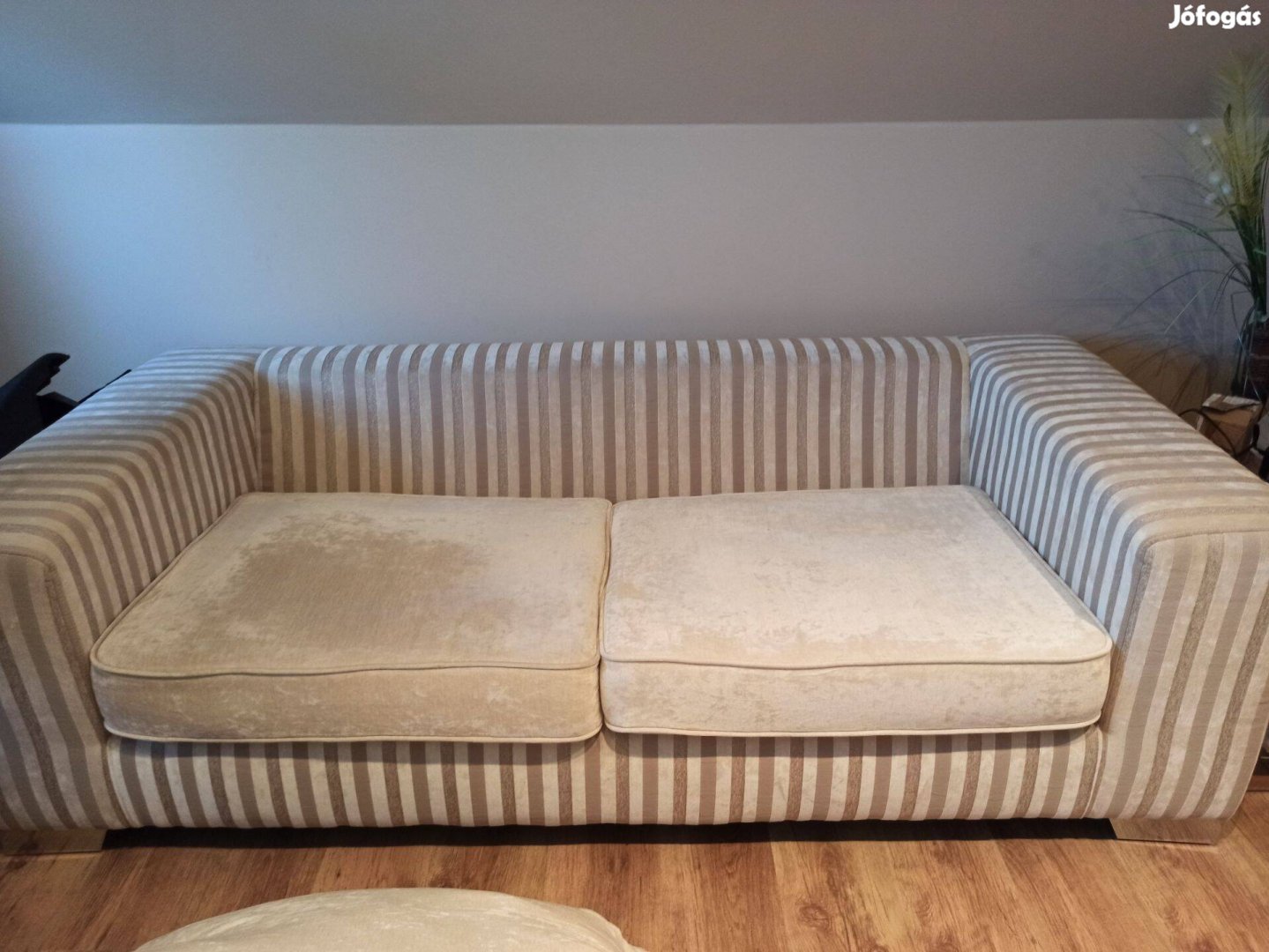 Három személyes kanapé