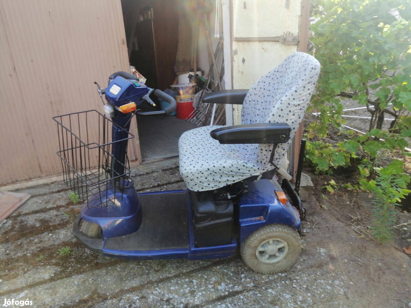 Háromkerekű elektromos rokkantkocsi tkocsi