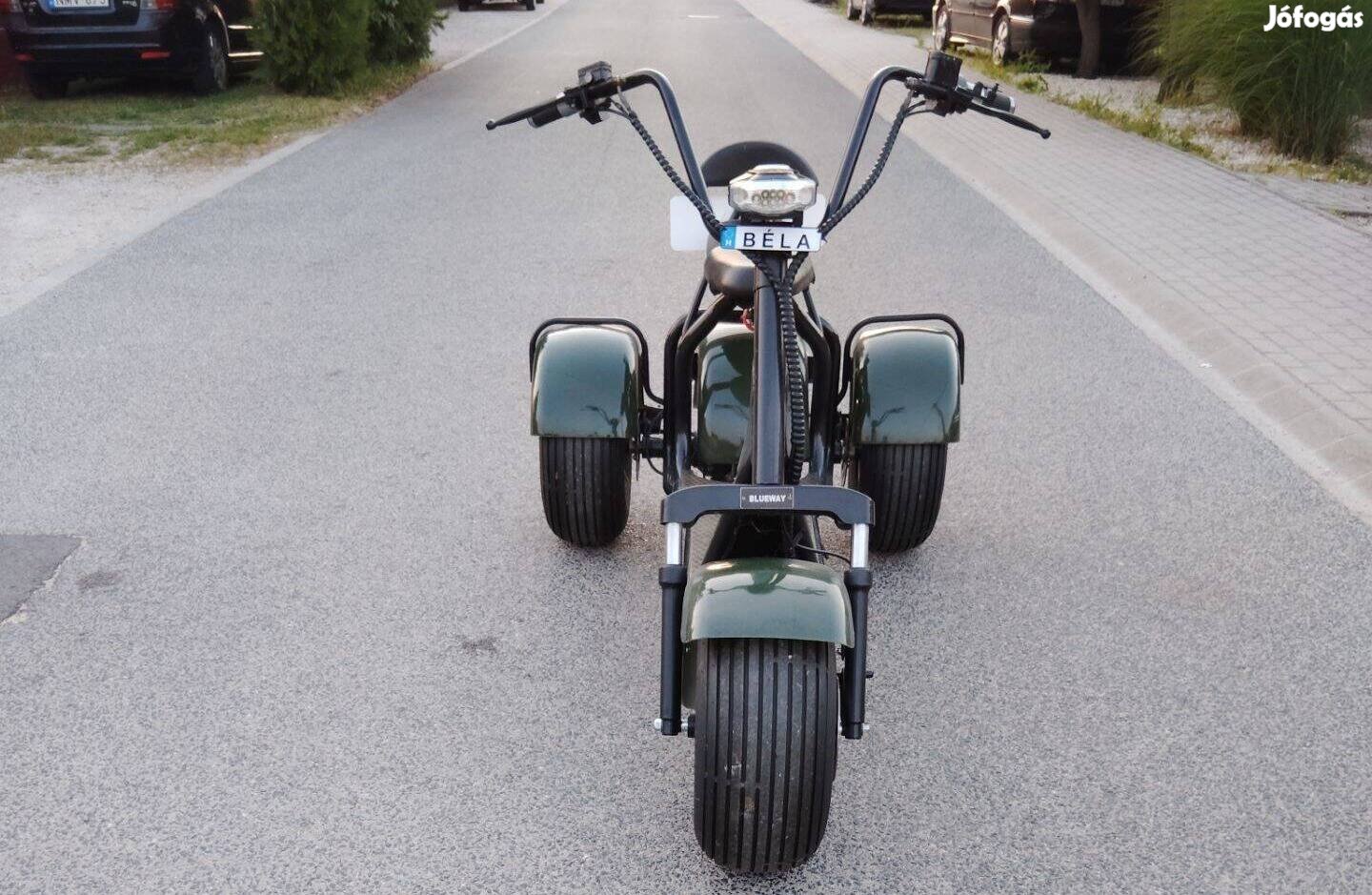 Háromkerekű elektromos roller