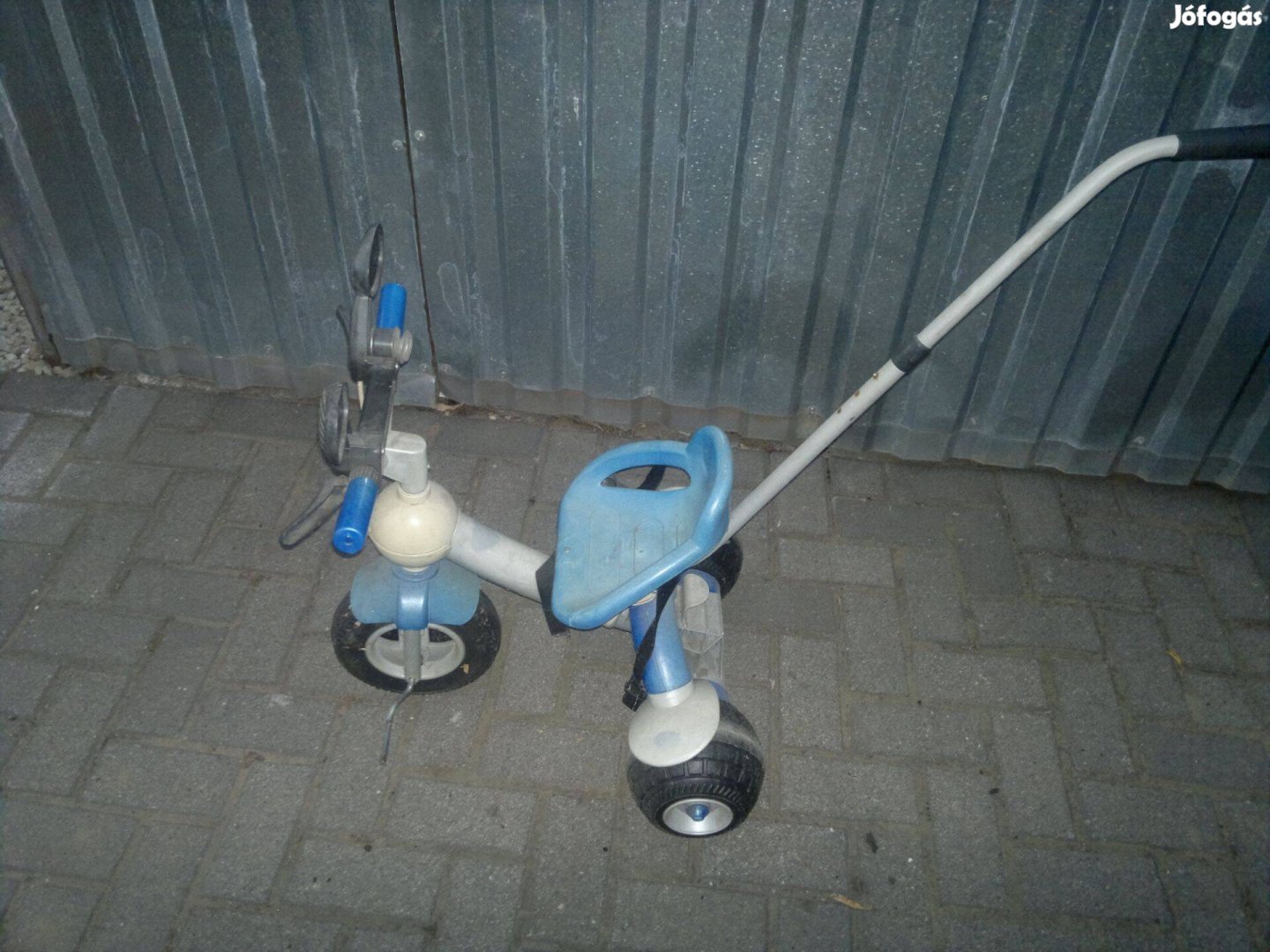 Háromkerekü gyermekkerékpár