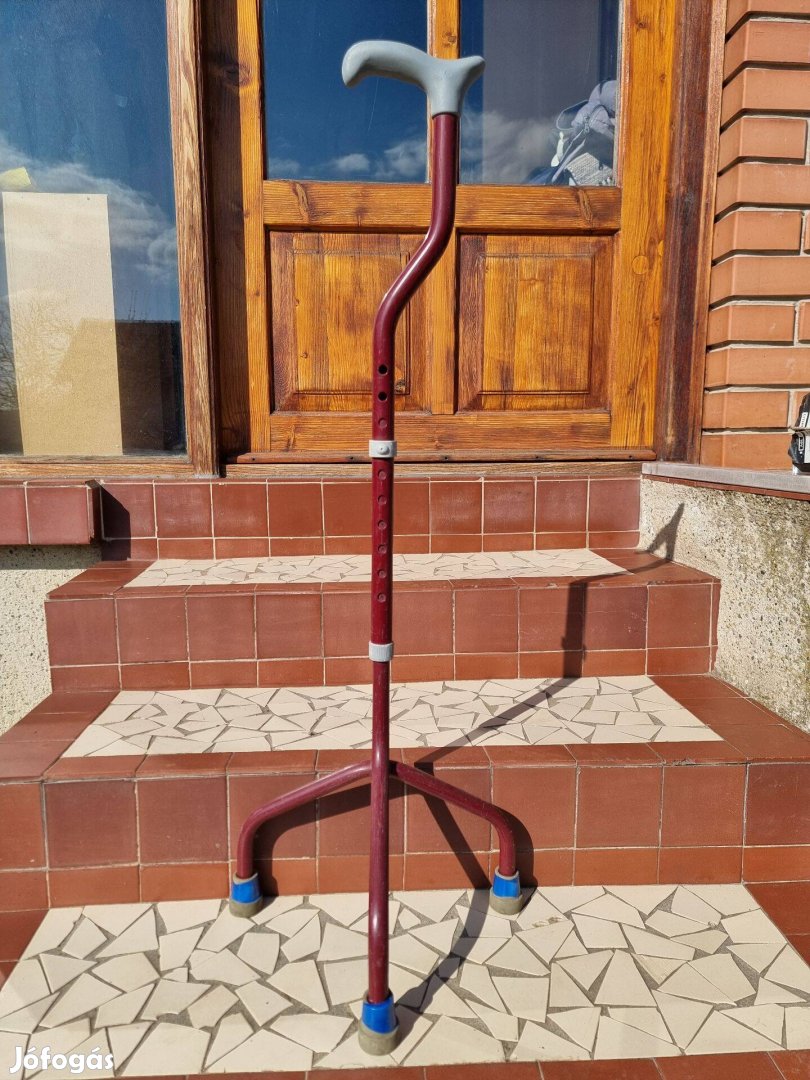 Háromlábú járóbot