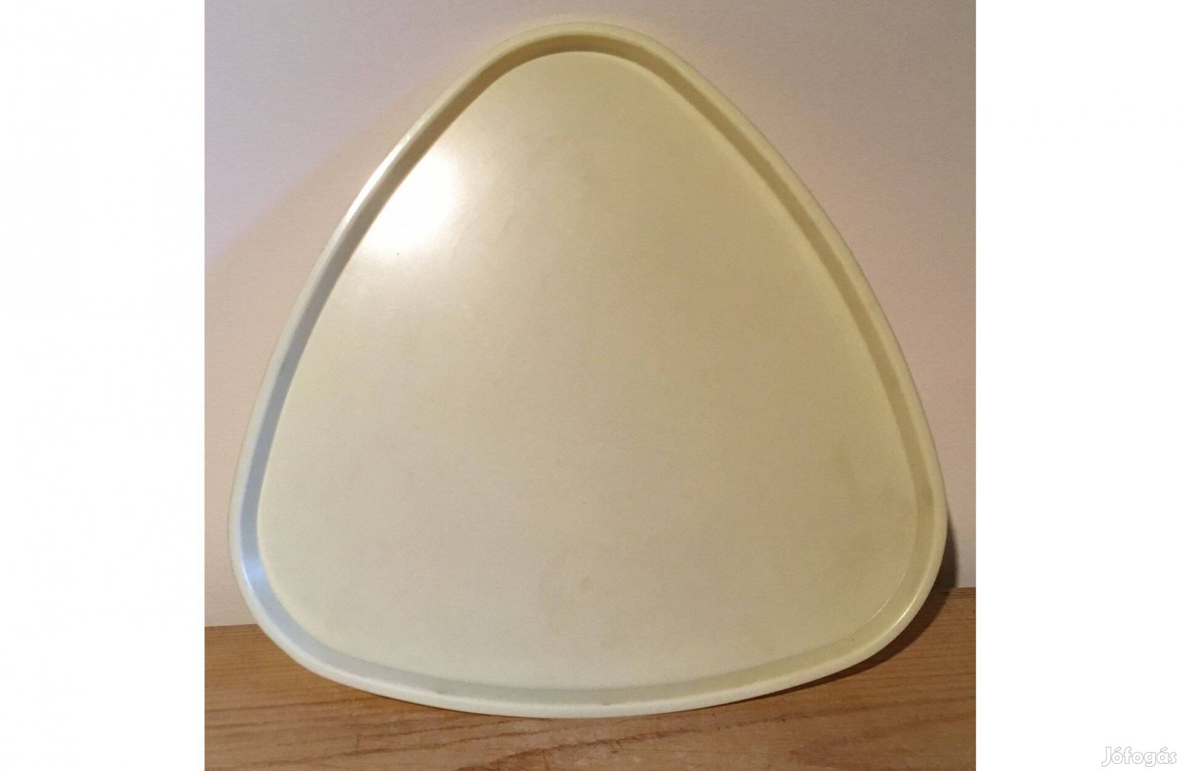 Háromszög műanyag tálca - fehér