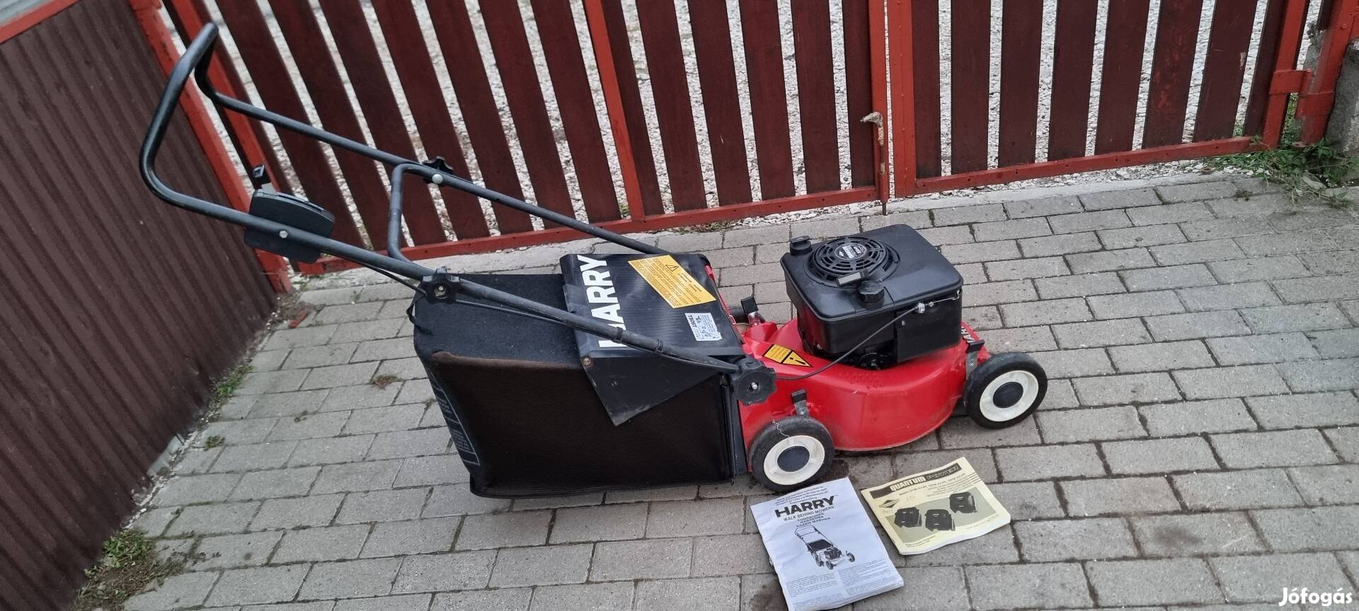 Harry Briggs&Stratton aluházas benzines fűnyíró újszerű