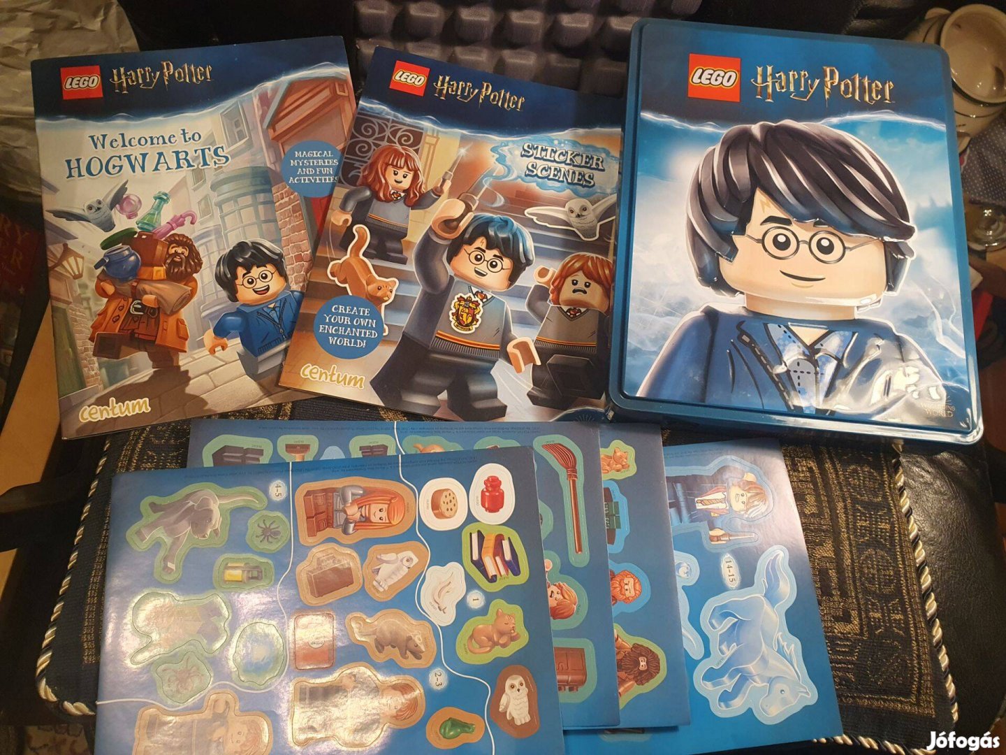 Harry Potter LEGO fémdoboz, levonók, LEGO könyvek, kitűzők, fémfigura