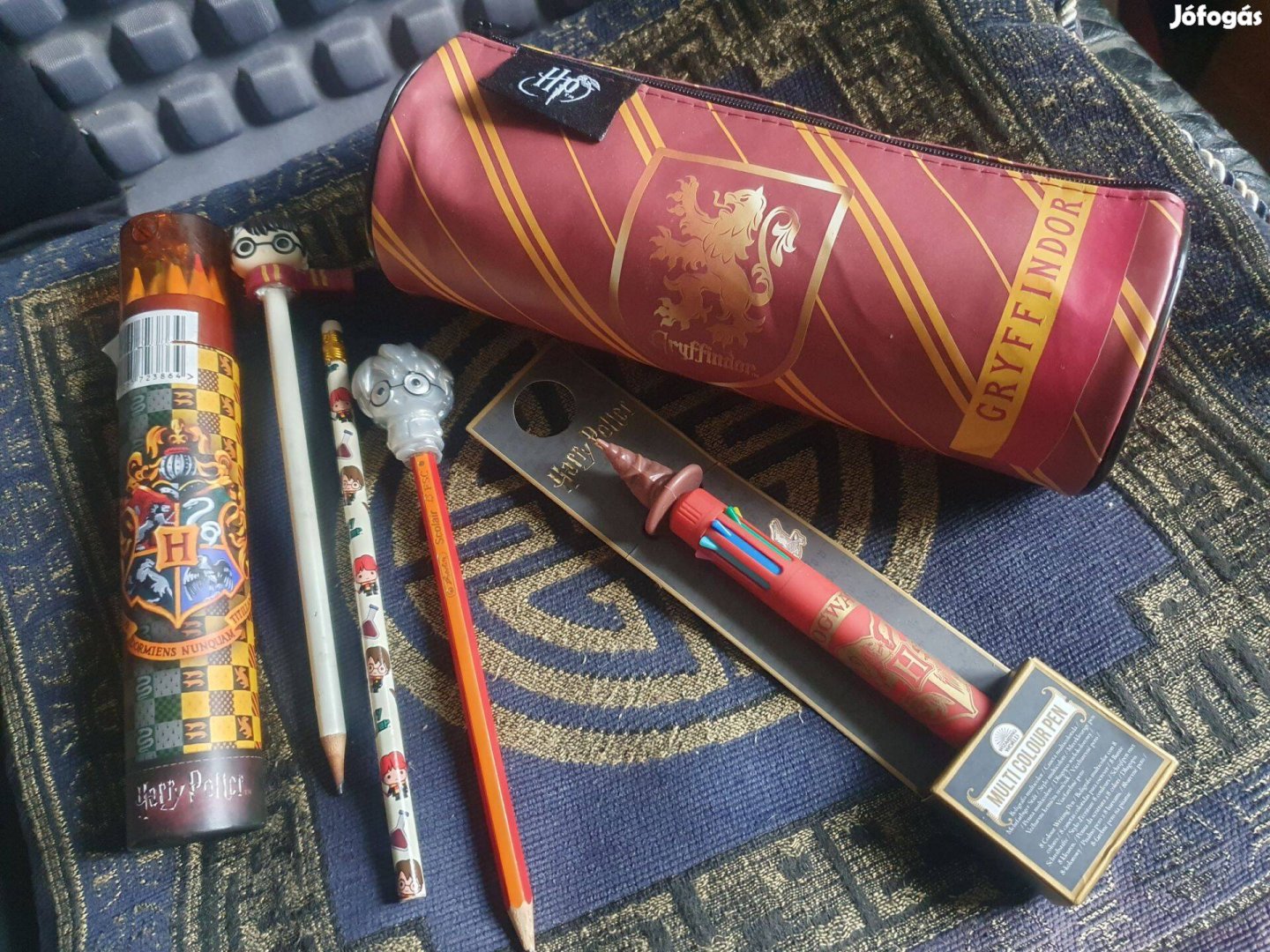 Harry Potter henger tolltartó -Griffendél, 10 színű toll, színes készl