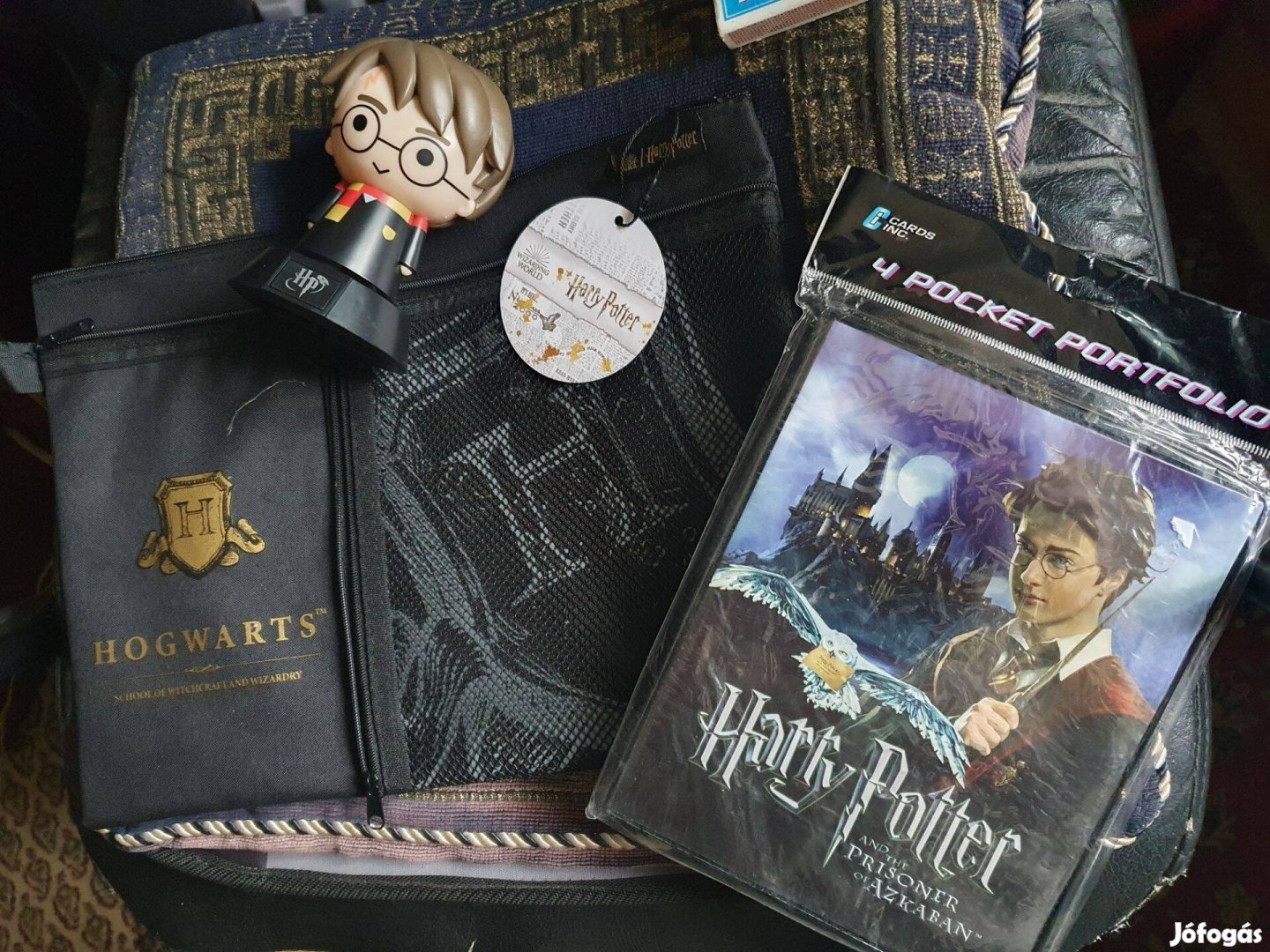 Harry Potter kártyagyűjtő mappa, Hogwarts neszeszer, hangulatlámpa