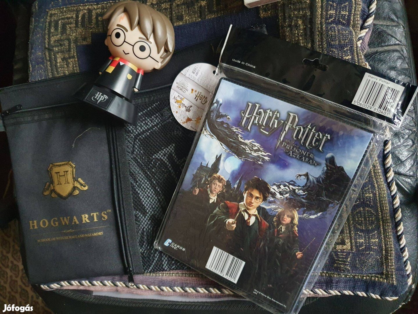 Harry Potter kártyagyűjtő mappa, Hogwarts neszeszer, hangulatlámpa