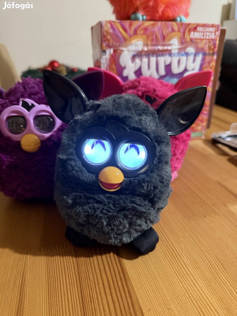 Hasbro Furby Interaktív figura Black Magic plüss