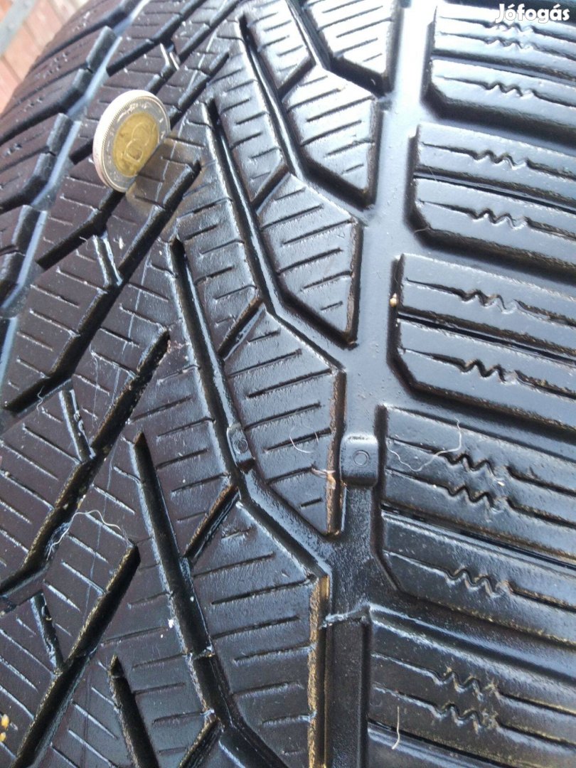 Használ téli gumiköpeny 235/65 R17